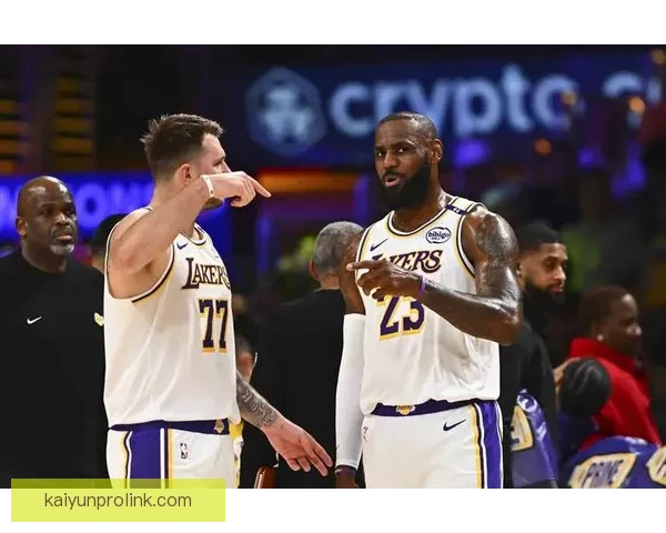 詹姆斯独占多个历史第一 湖人球员打高尔夫合影东契奇靠边站