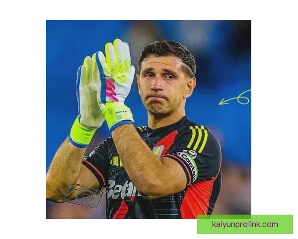 拉爵要求曼联清洗8人筹集1亿资金重点放弃齐尔克泽转型计划